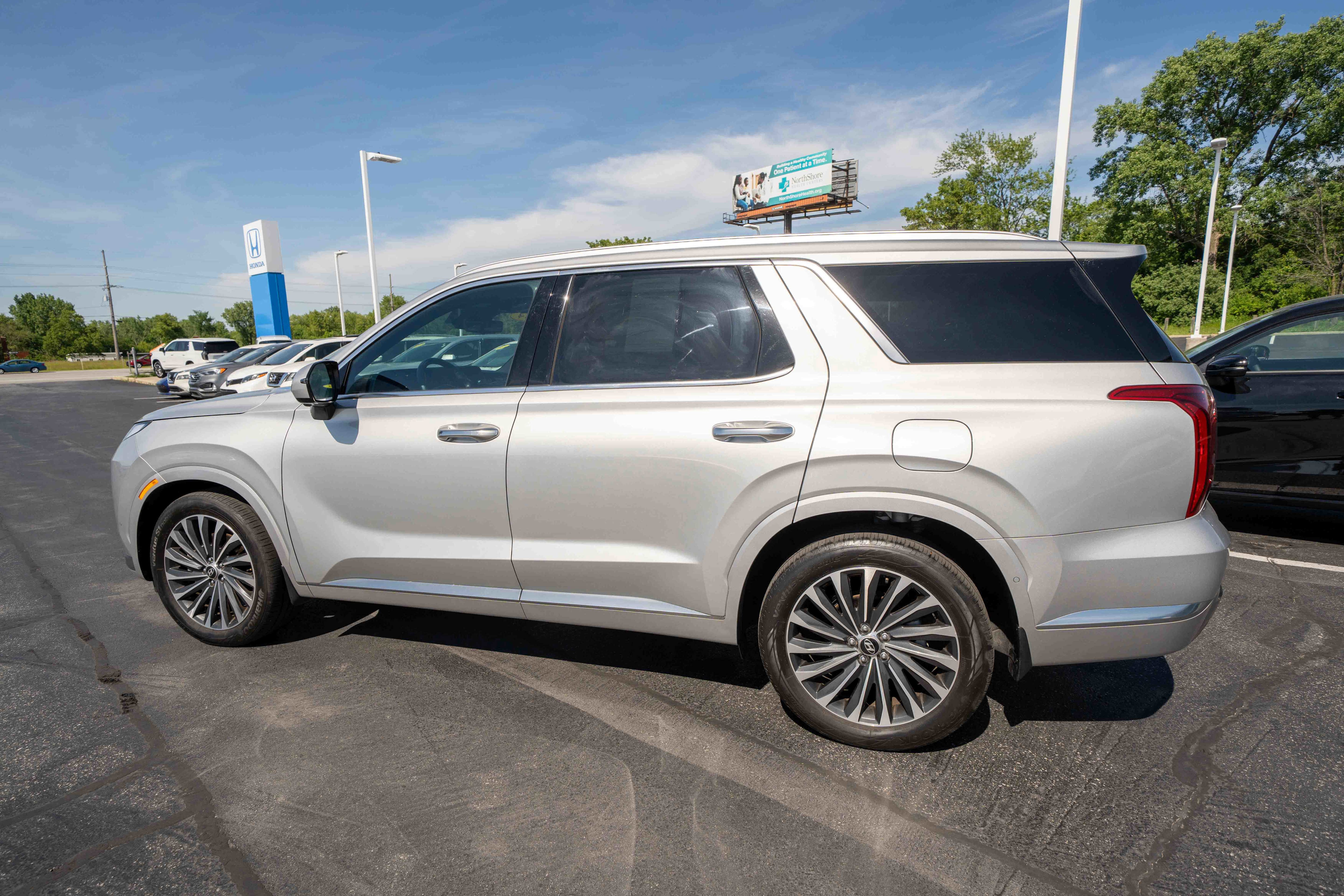Used 2024 Hyundai Palisade Calligraphy AWD/4WD image 4