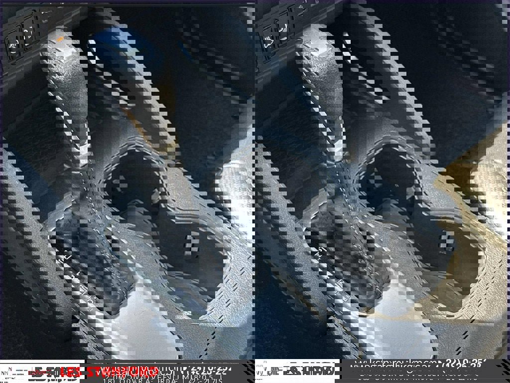 Used 2022 Nissan Frontier SV w/ SV Premium Package image 34