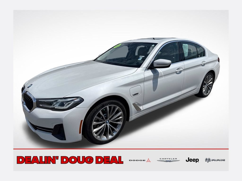 Used 2022 BMW 530e xDrive w/ Premium Package AWD/4WD image 1