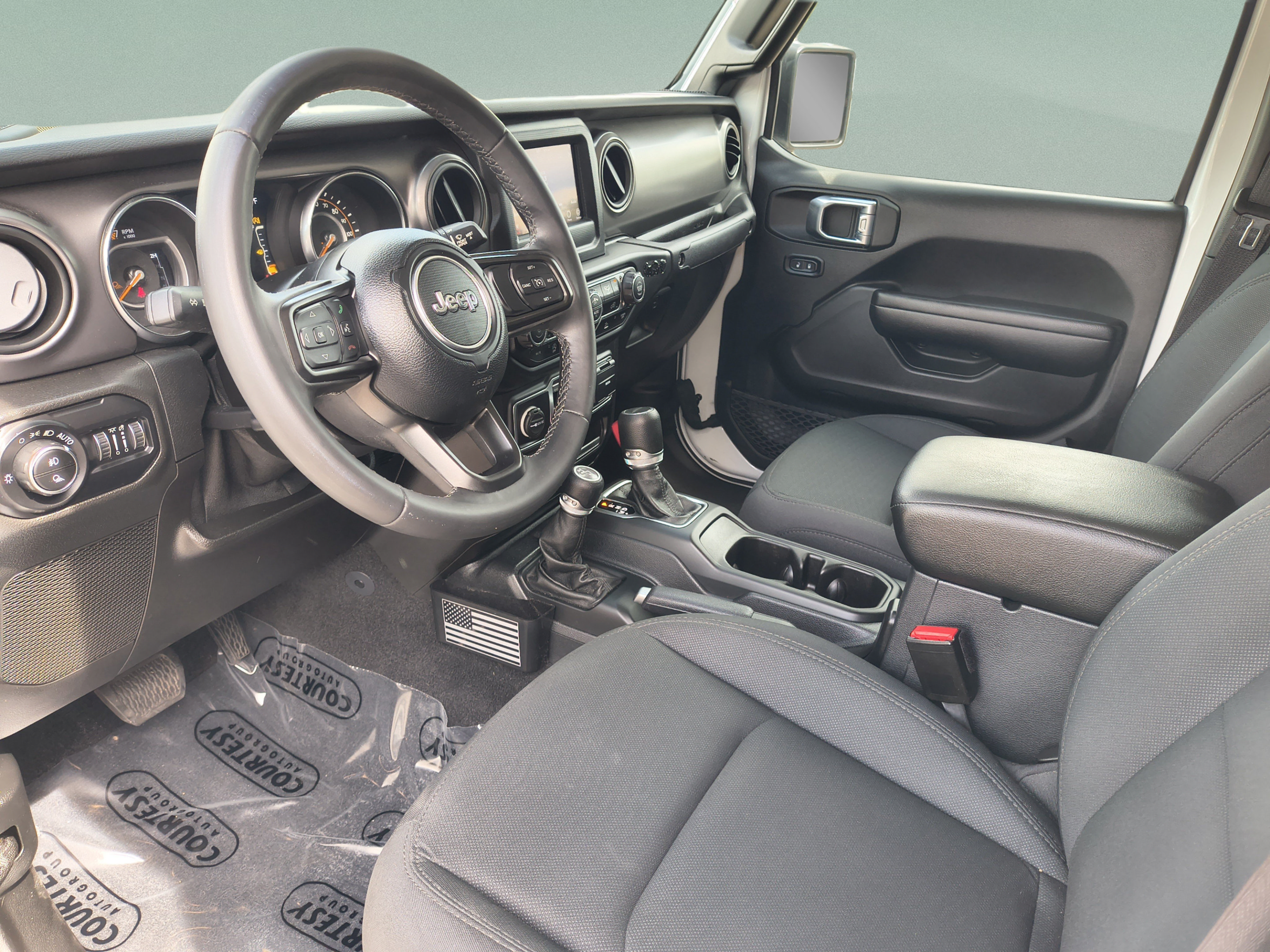 Used 2021 Jeep Gladiator Sport AWD/4WD image 18