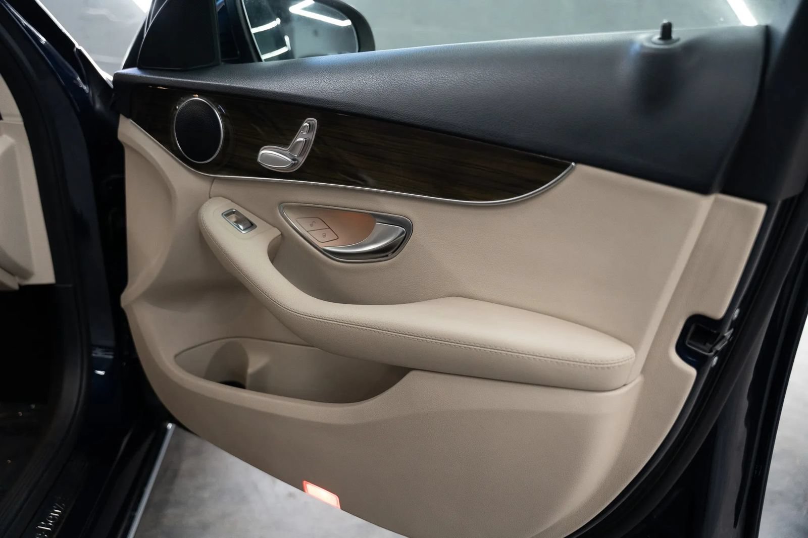 Used 2019 Mercedes-Benz C 300 Sedan image 46