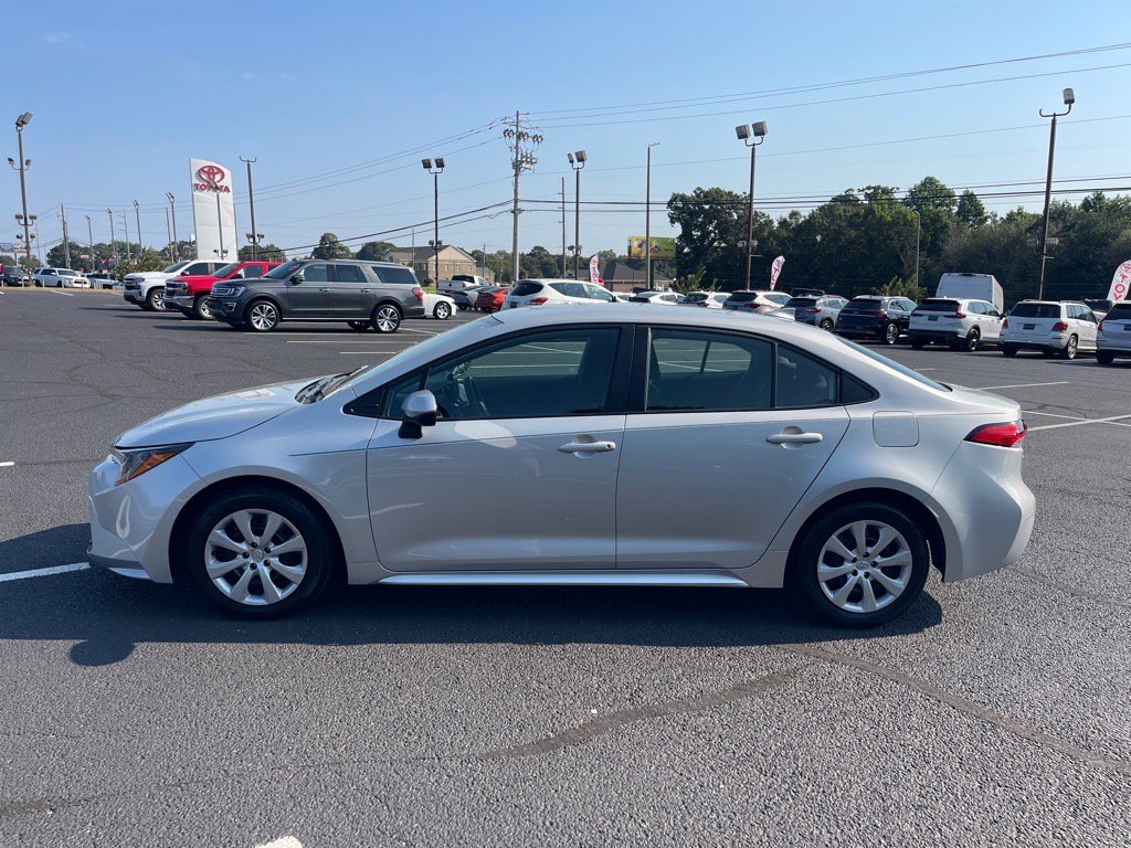 Used 2024 Toyota Corolla LE image 13