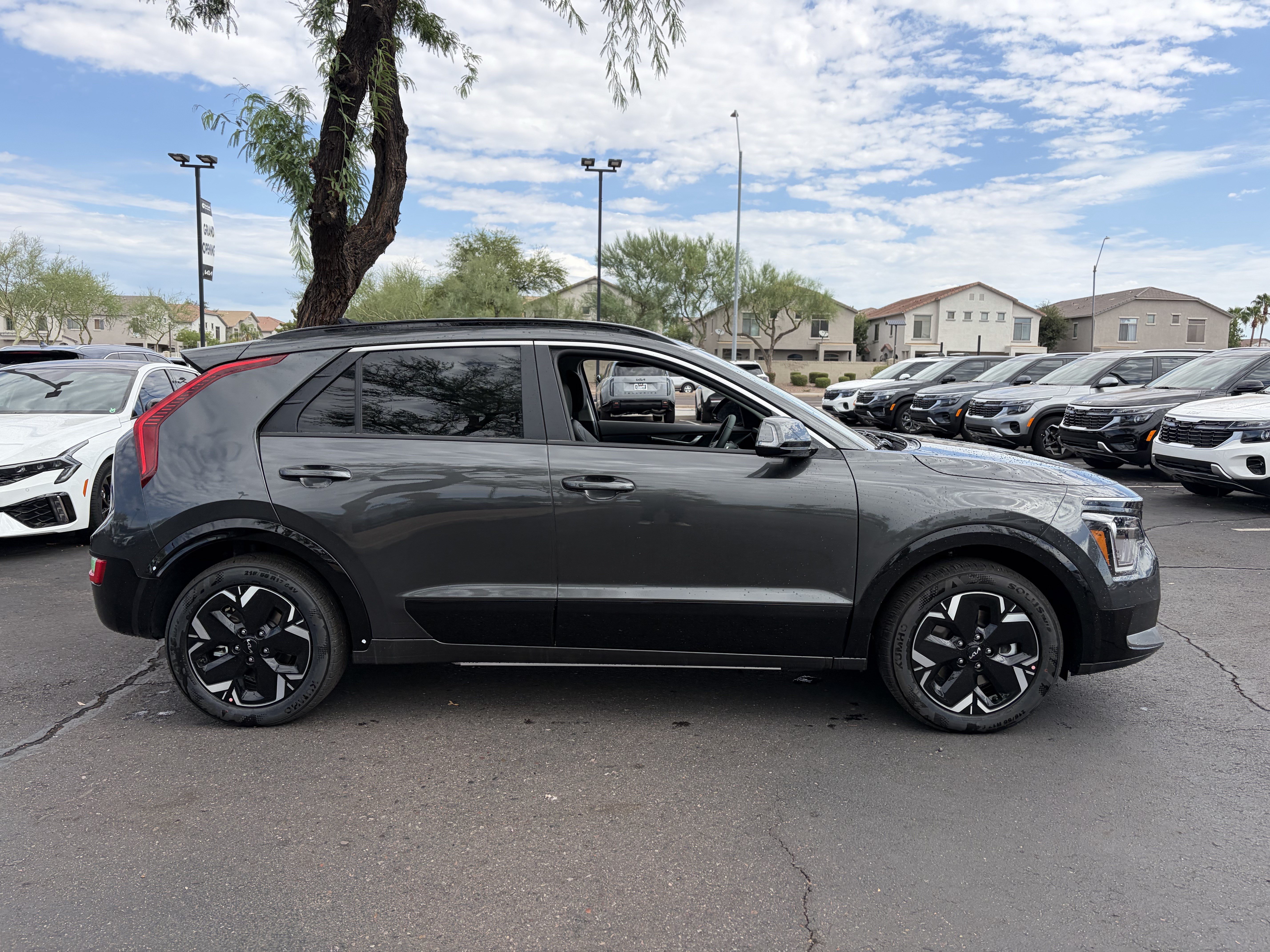 New 2026 Kia Niro Wind FWD image 2