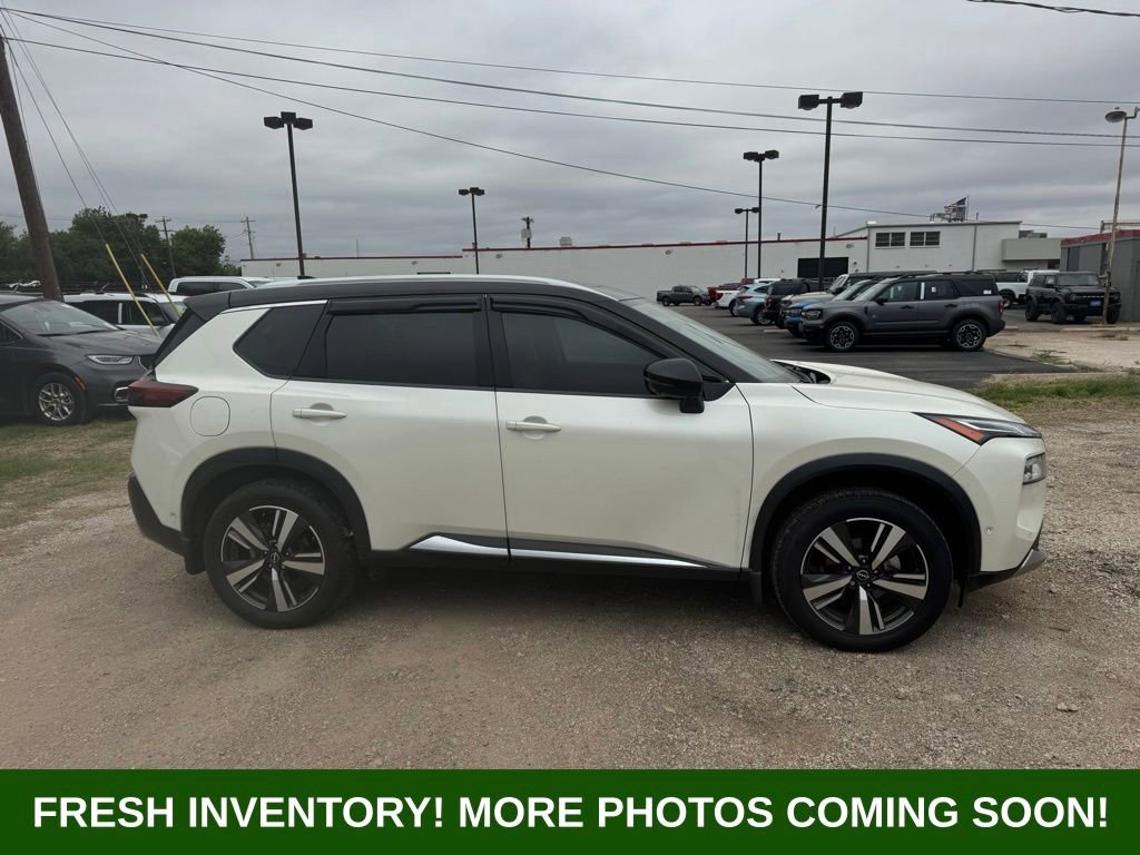 Used 2023 Nissan Rogue Platinum AWD/4WD image 2