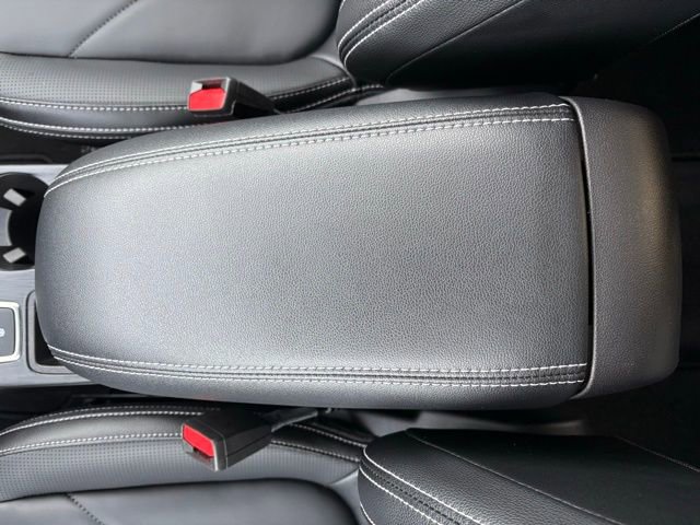 New 2025 Ford Escape SE w/ PHEV Premium Package FWD image 26