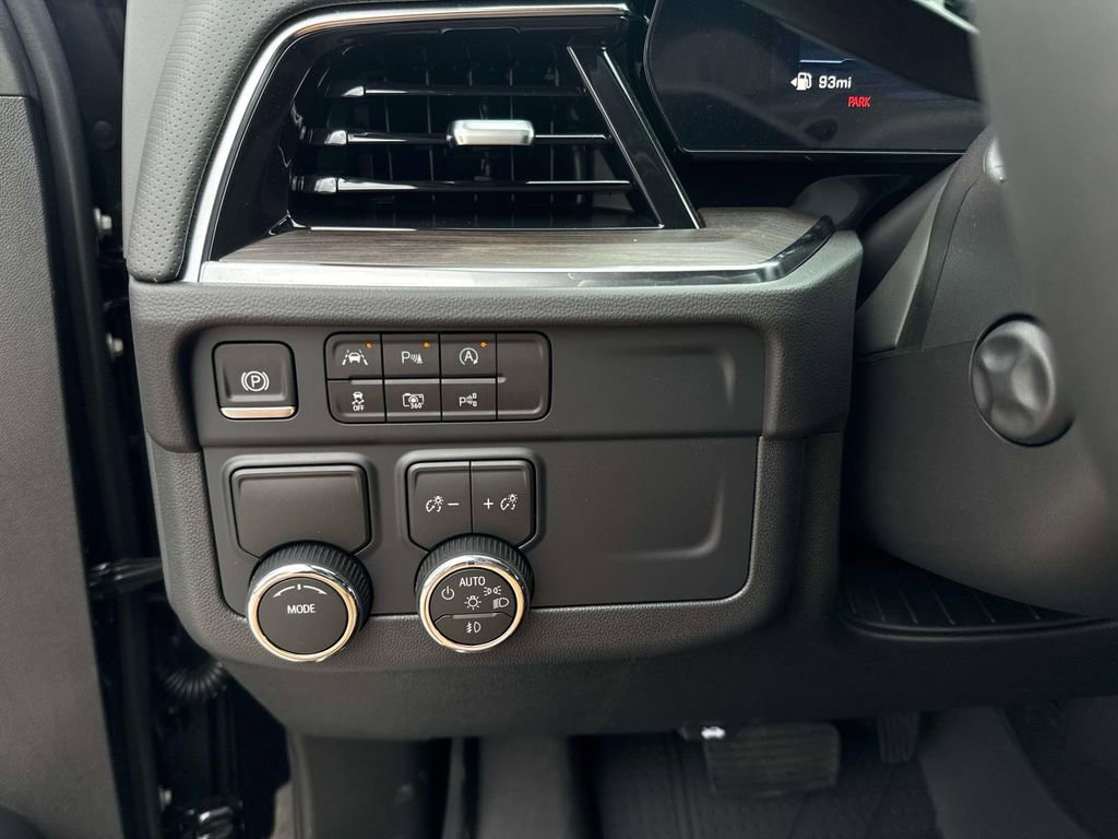 New 2026 Chevrolet Suburban Premier image 23