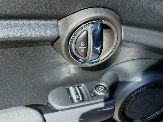 Used 2024 MINI Cooper 2-Door Hardtop w/ Storage Package FWD image 21