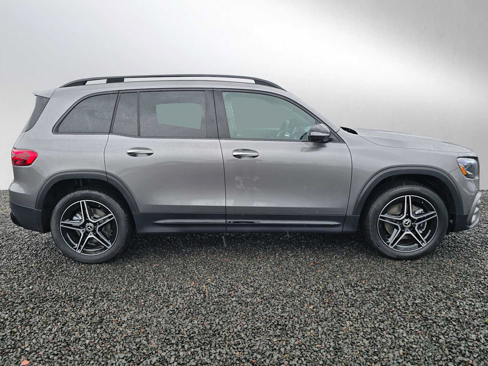 New 2026 Mercedes-Benz GLB 250 4MATIC image 2