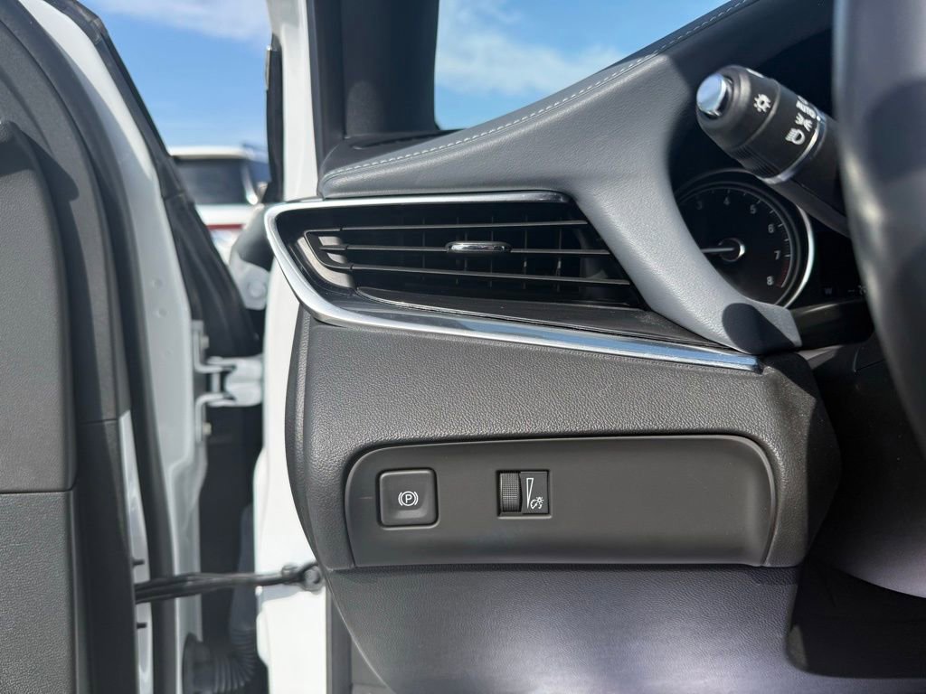 Used 2024 Buick Enclave Essence FWD image 21