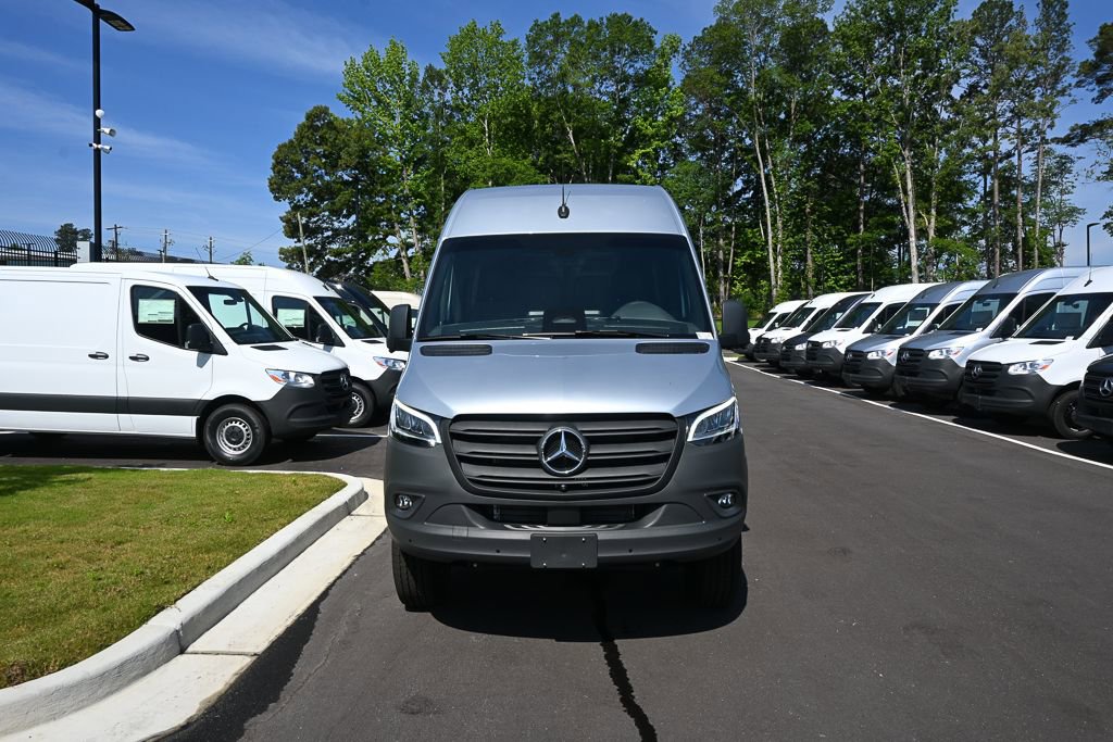 Used 2025 Mercedes-Benz Sprinter 2500 image 31