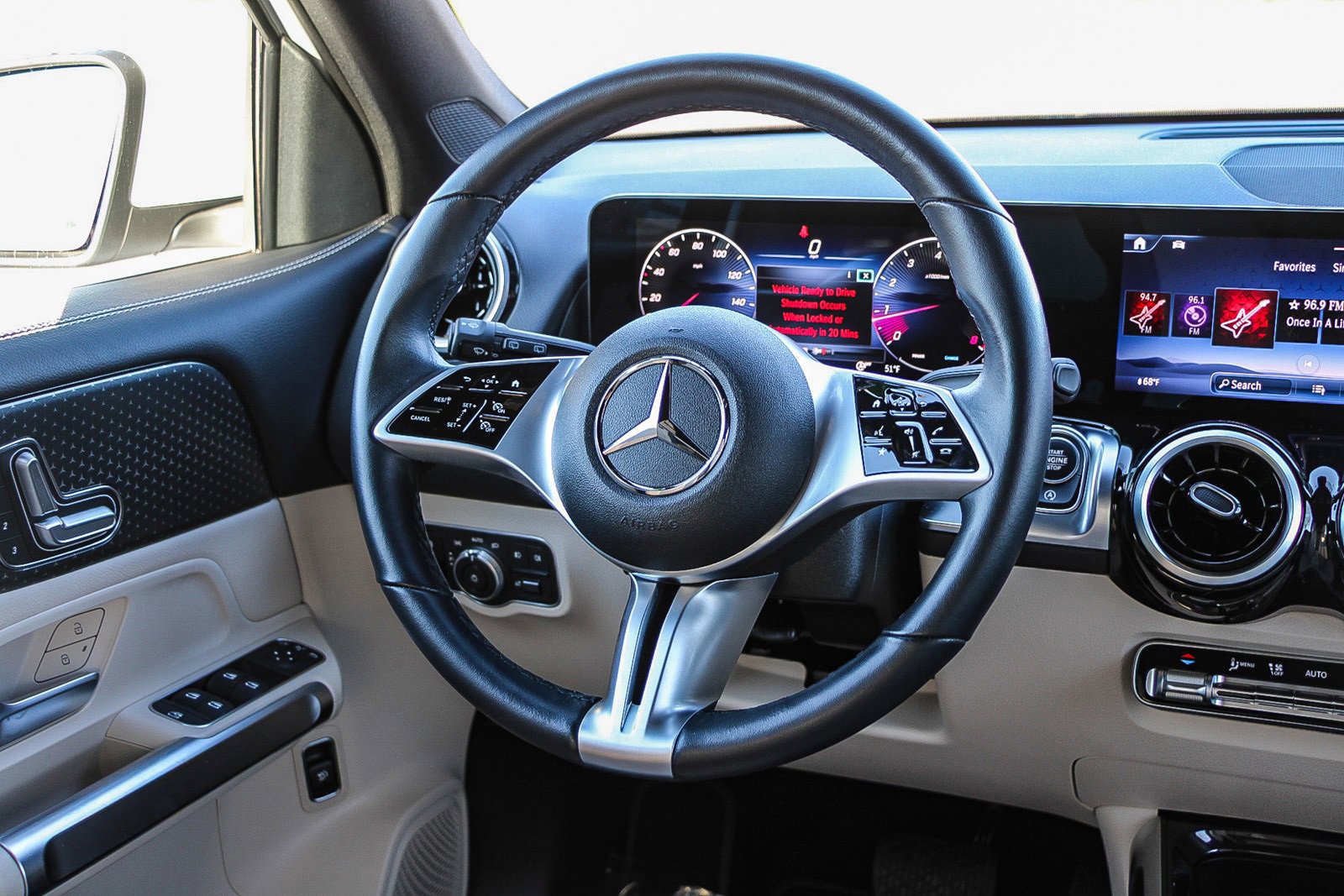 Certified 2025 Mercedes-Benz GLB 250 4MATIC image 16