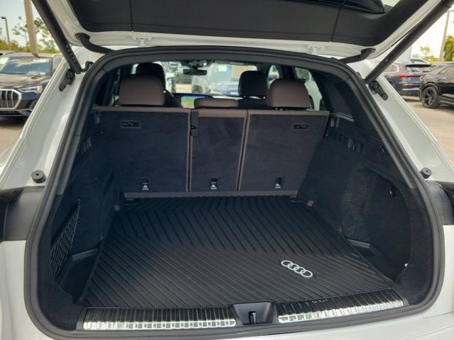 Certified 2025 Audi Q5 Premium w/ Convenience Package AWD/4WD image 8