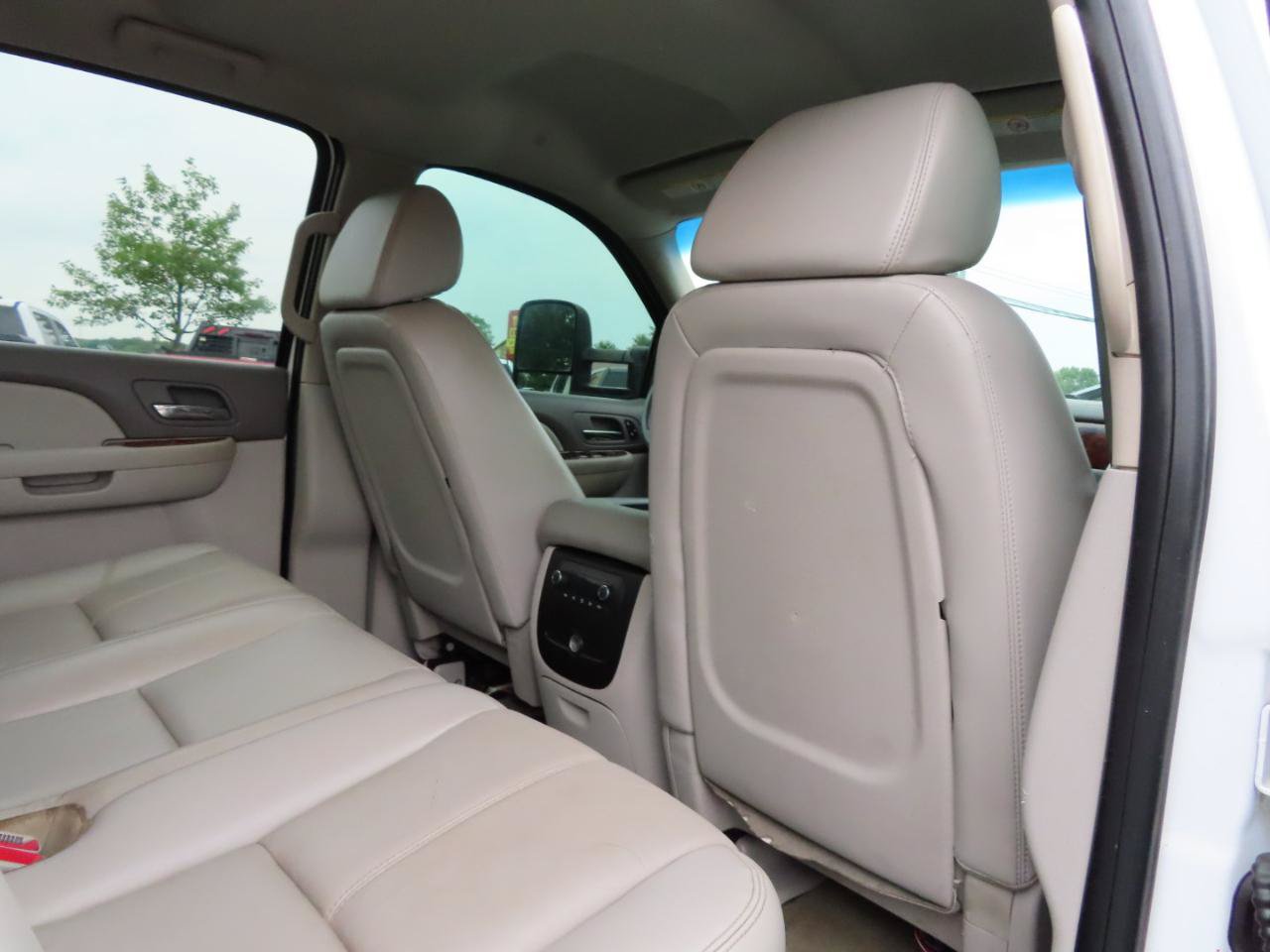 Used 2008 Chevrolet Silverado 2500 LTZ w/ Suspension Package, Off-Road AWD/4WD image 44