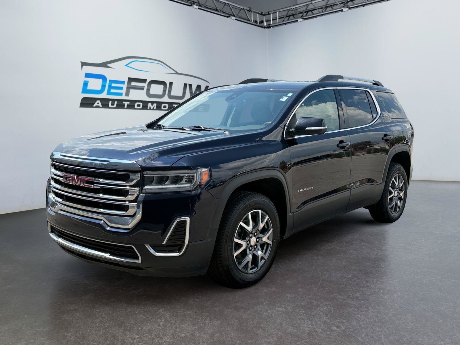 Used 2022 GMC Acadia SLE w/ LPO, Cargo Package AWD/4WD image 7