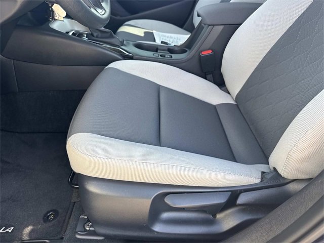 Used 2025 Toyota Corolla LE image 17