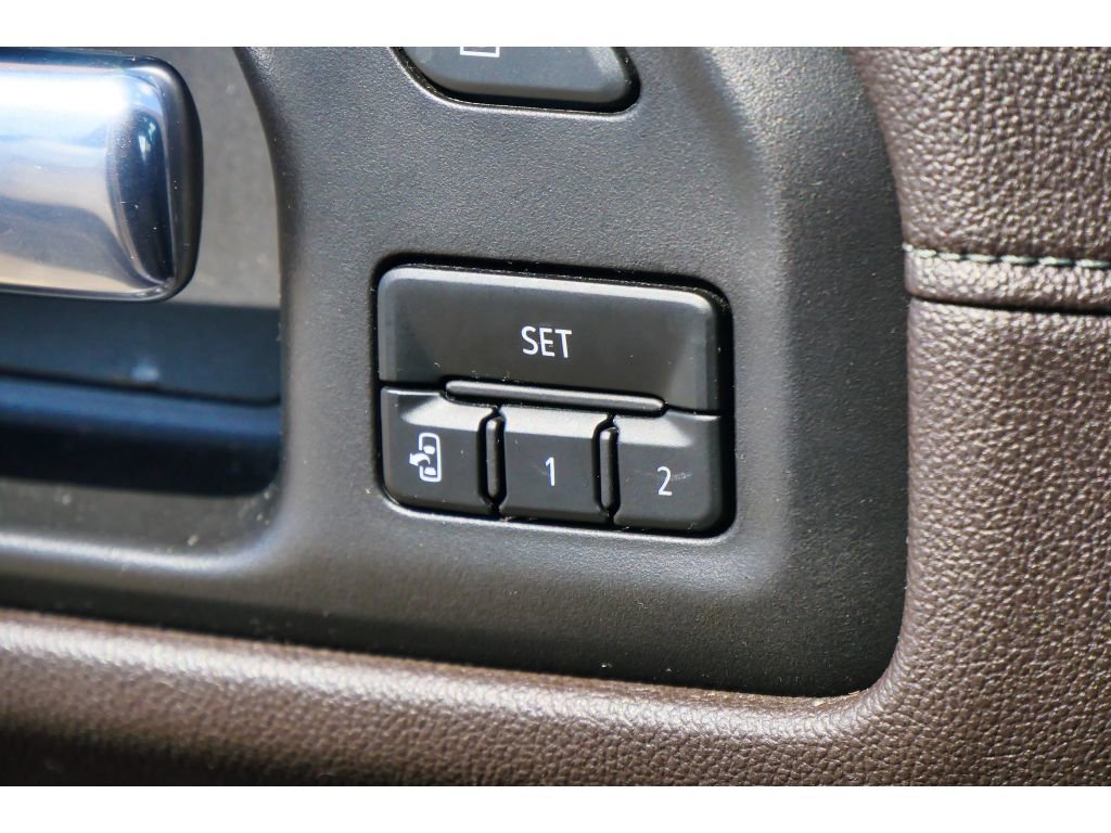 Used 2021 GMC Sierra 1500 Denali w/ Denali Ultimate Package AWD/4WD image 24