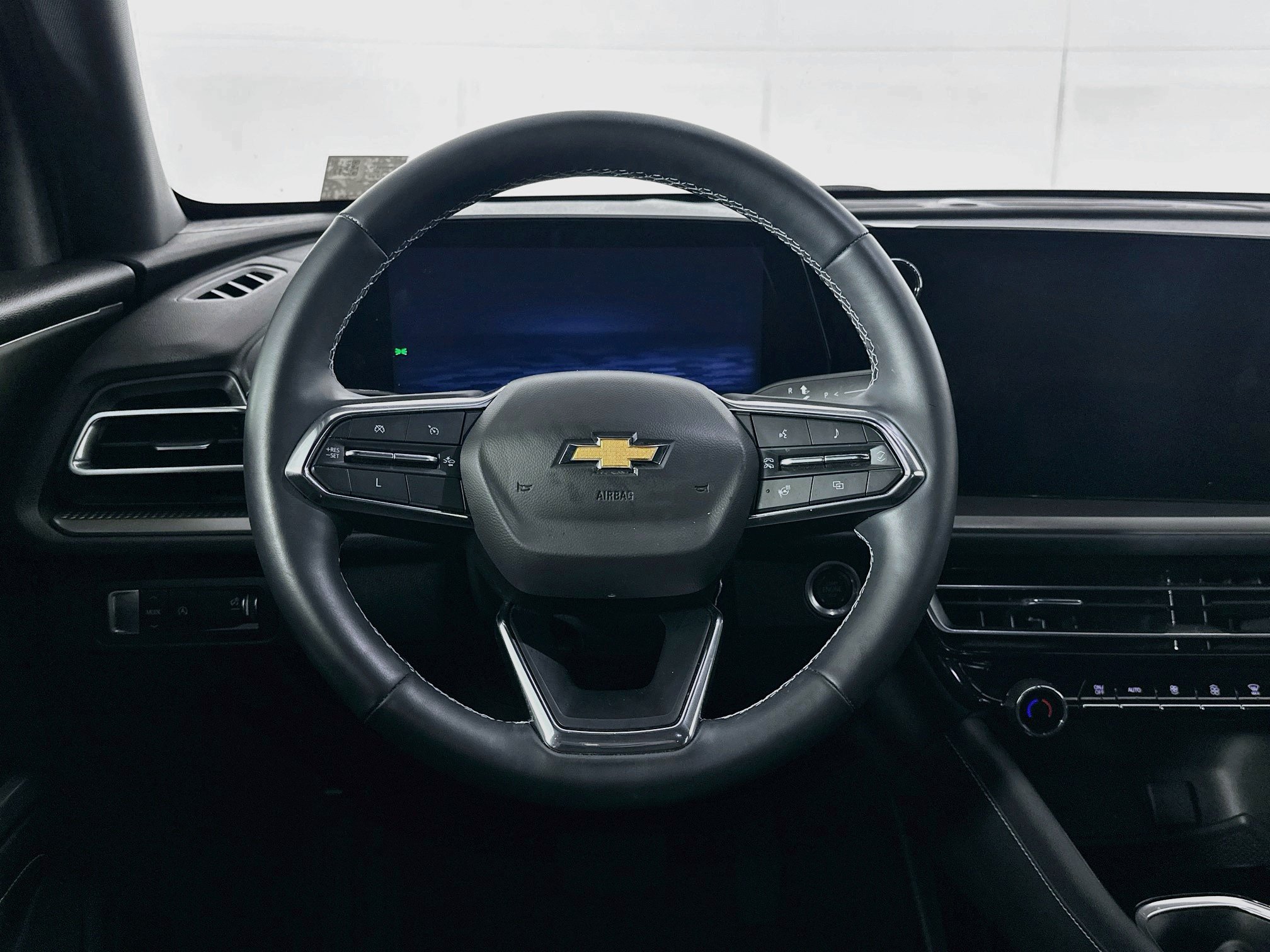 Used 2024 Chevrolet Traverse LS FWD image 17