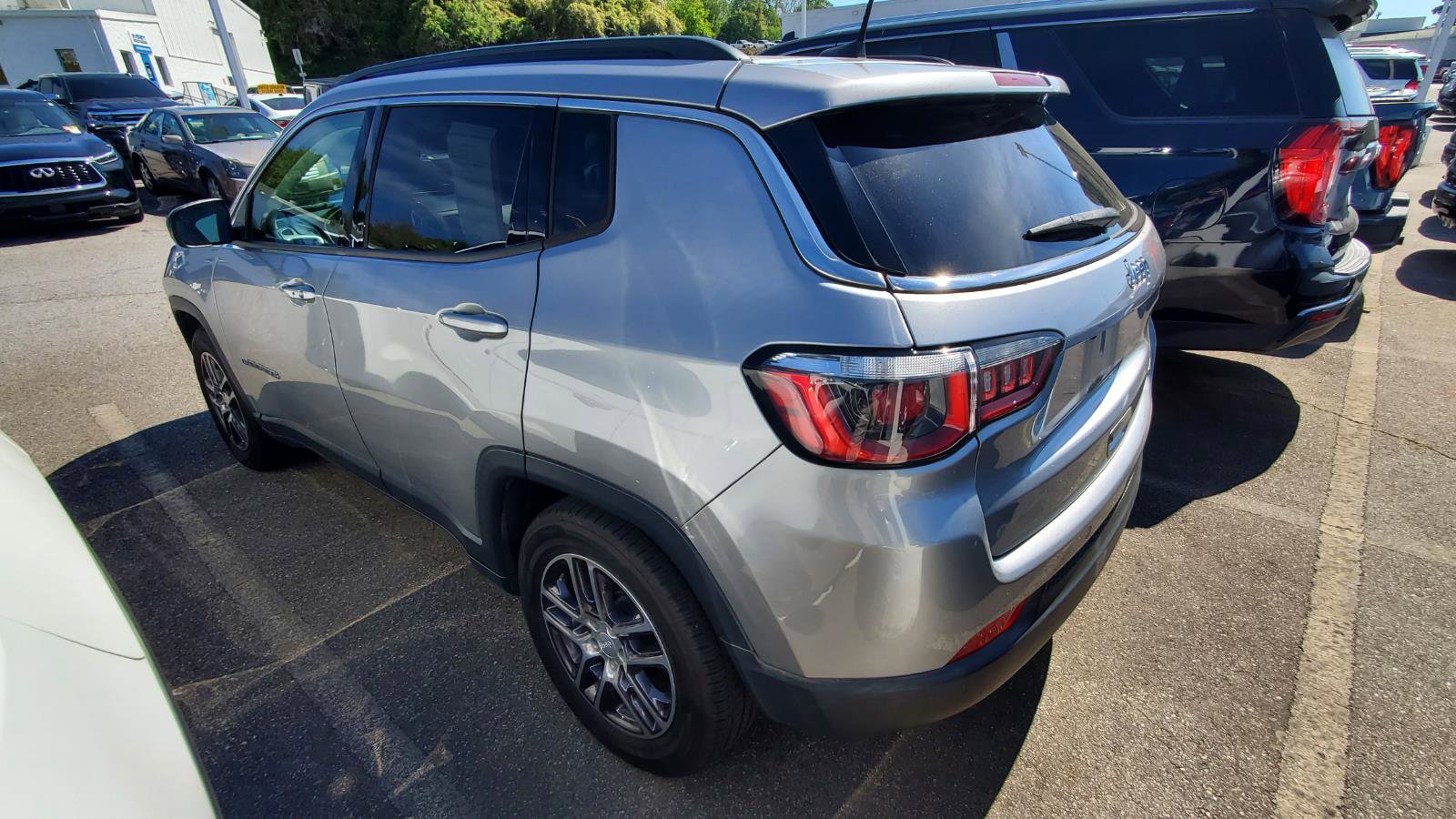 Used 2019 Jeep Compass Latitude w/ Safety & Security Group image 8