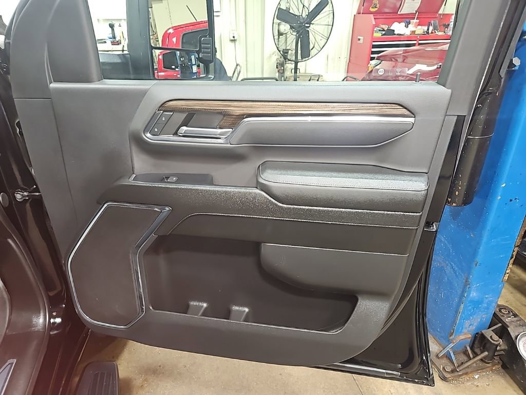 Used 2024 Chevrolet Silverado 2500 LT image 32