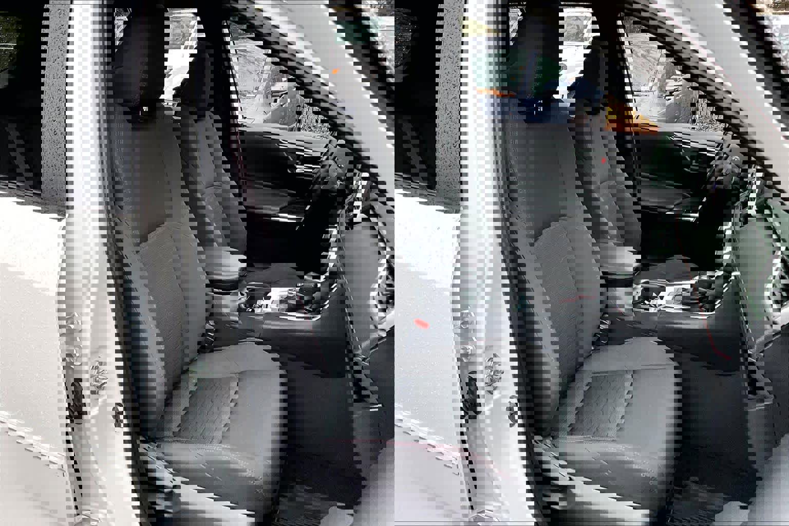 Used 2023 Toyota RAV4 SE image 8