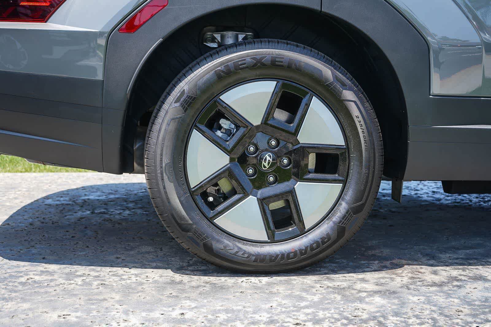 New 2026 Hyundai Santa Fe SE FWD image 8