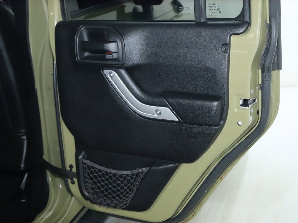 Used 2013 Jeep Wrangler Unlimited Sahara w/ Connectivity Group image 28