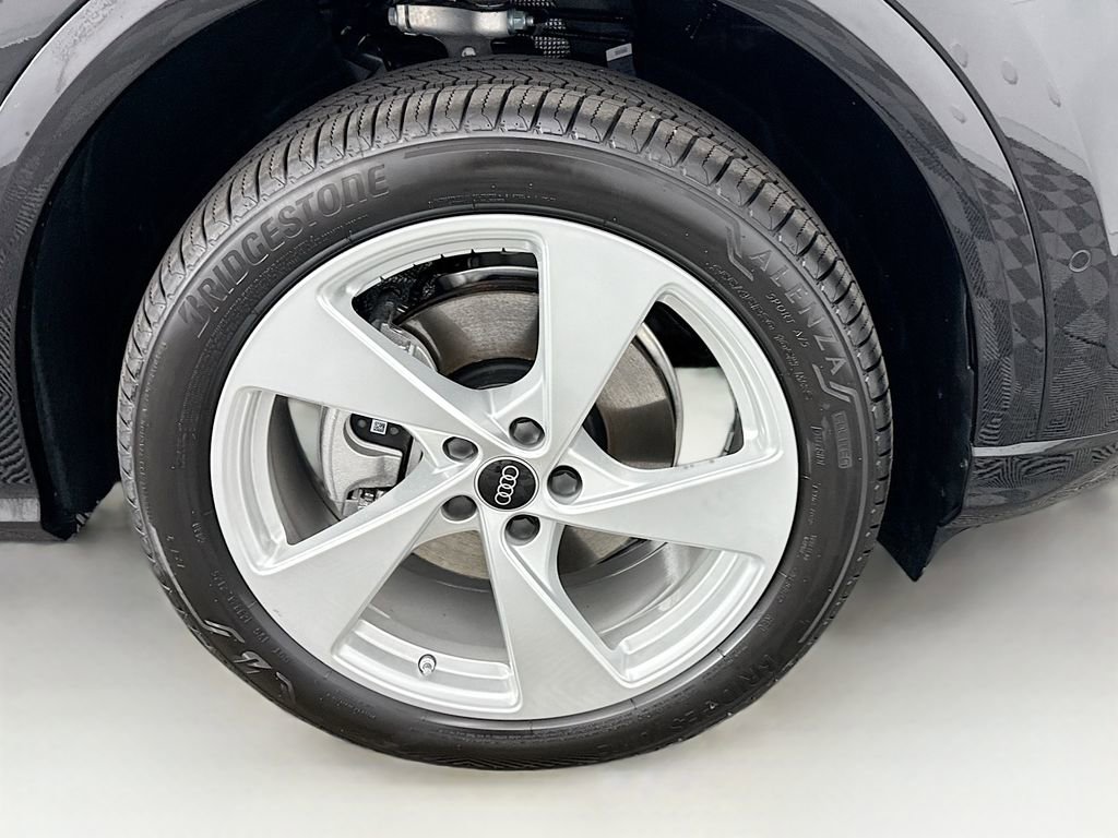 Used 2025 Audi Q5 Premium Plus w/ Premium Plus image 32