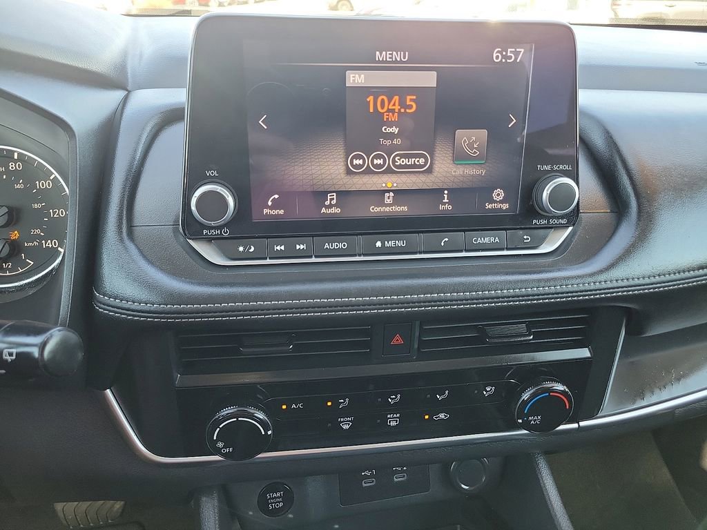 Used 2024 Nissan Rogue S AWD/4WD image 22