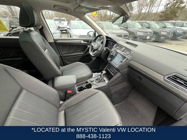 Certified 2023 Volkswagen Tiguan SE w/ Panoramic Sunroof Package AWD/4WD image 25