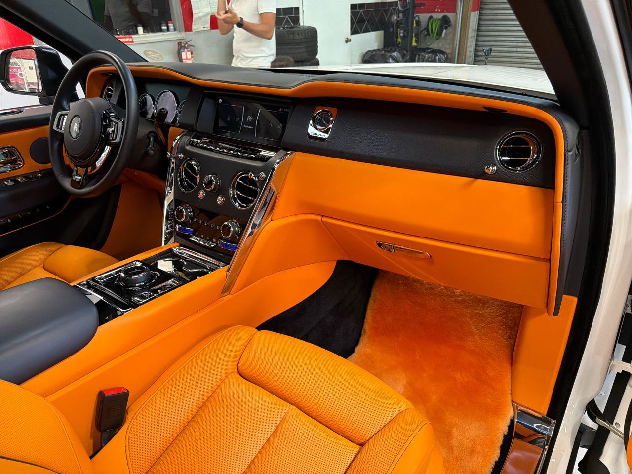 Used 2023 Rolls-Royce Cullinan AWD/4WD image 17