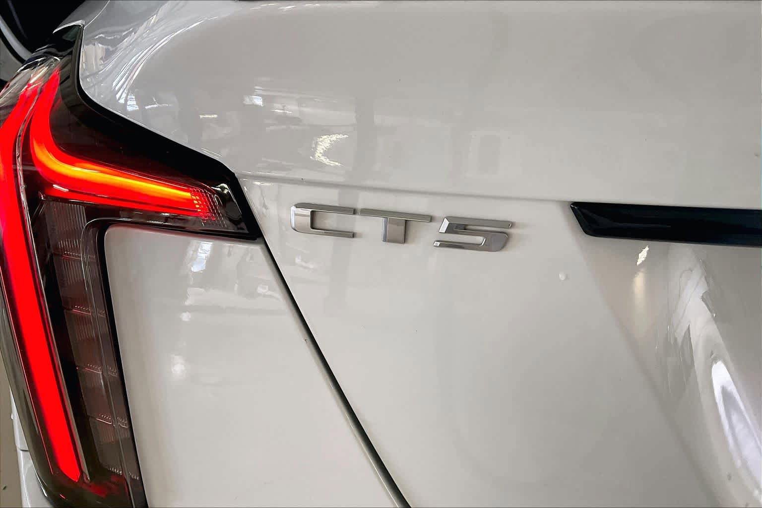 Used 2024 Cadillac CT5 V w/ Premium Package RWD image 9