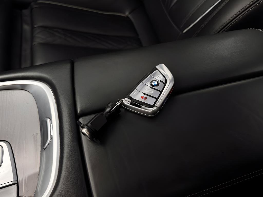 Used 2022 BMW 750i xDrive w/ M Sport Package AWD/4WD image 26