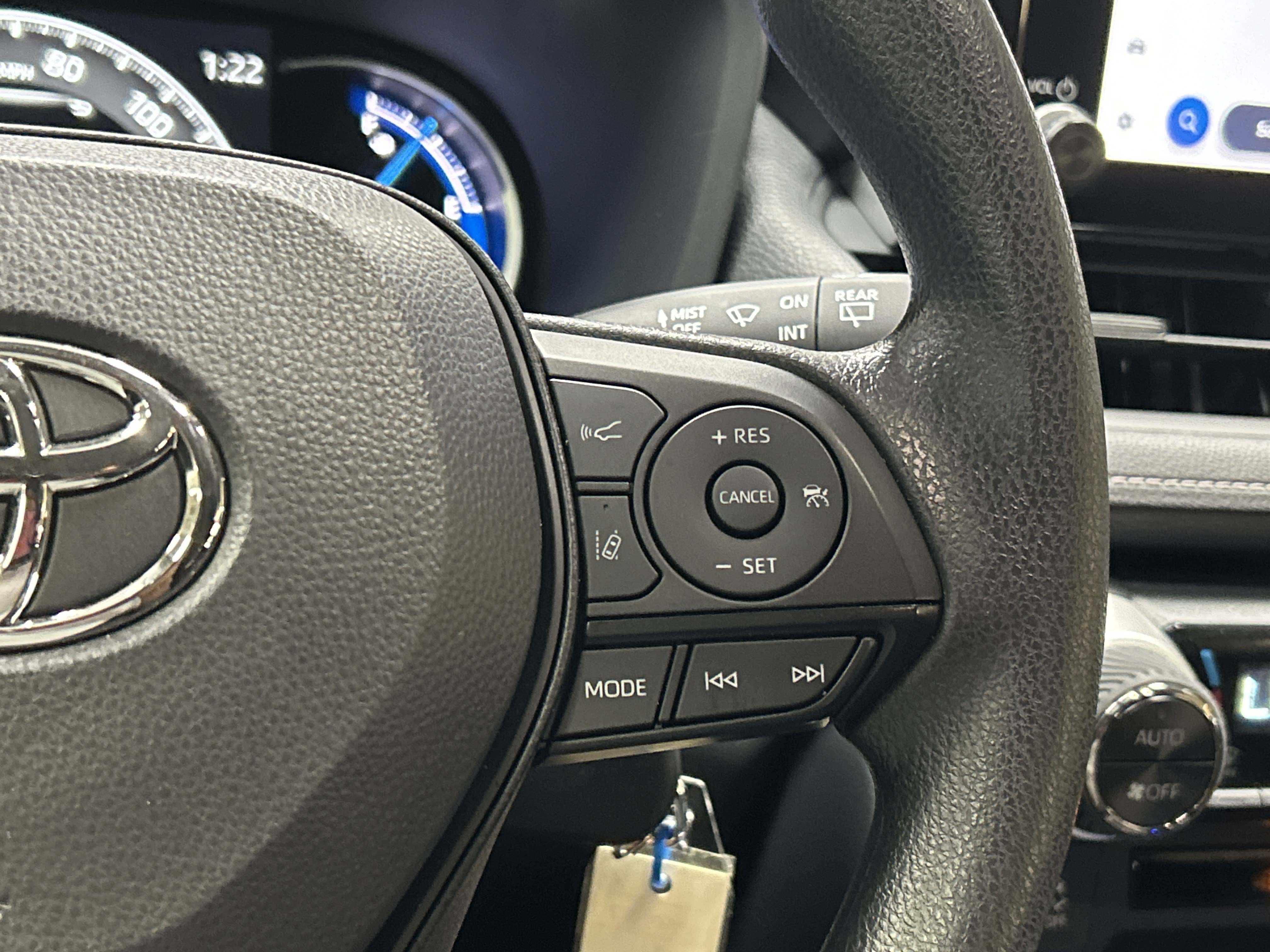 Used 2025 Toyota RAV4 LE AWD/4WD image 20