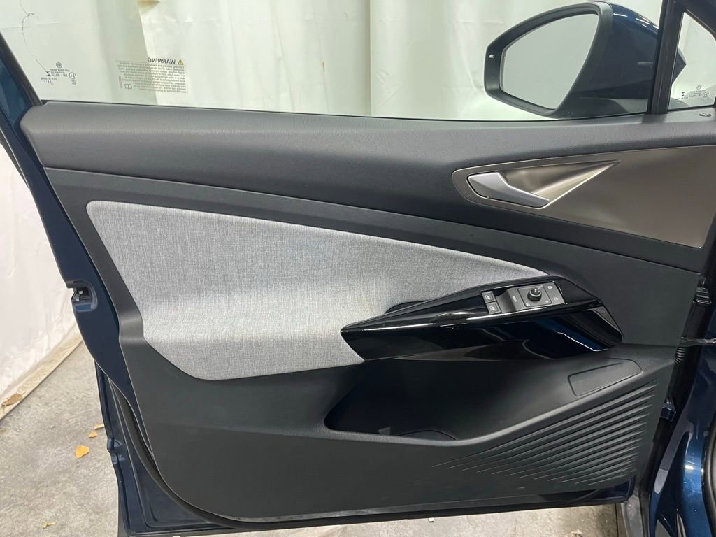 Certified 2023 Volkswagen ID.4 Pro image 9