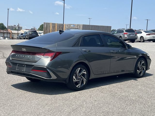 Certified 2025 Hyundai Elantra Sport FWD image 13