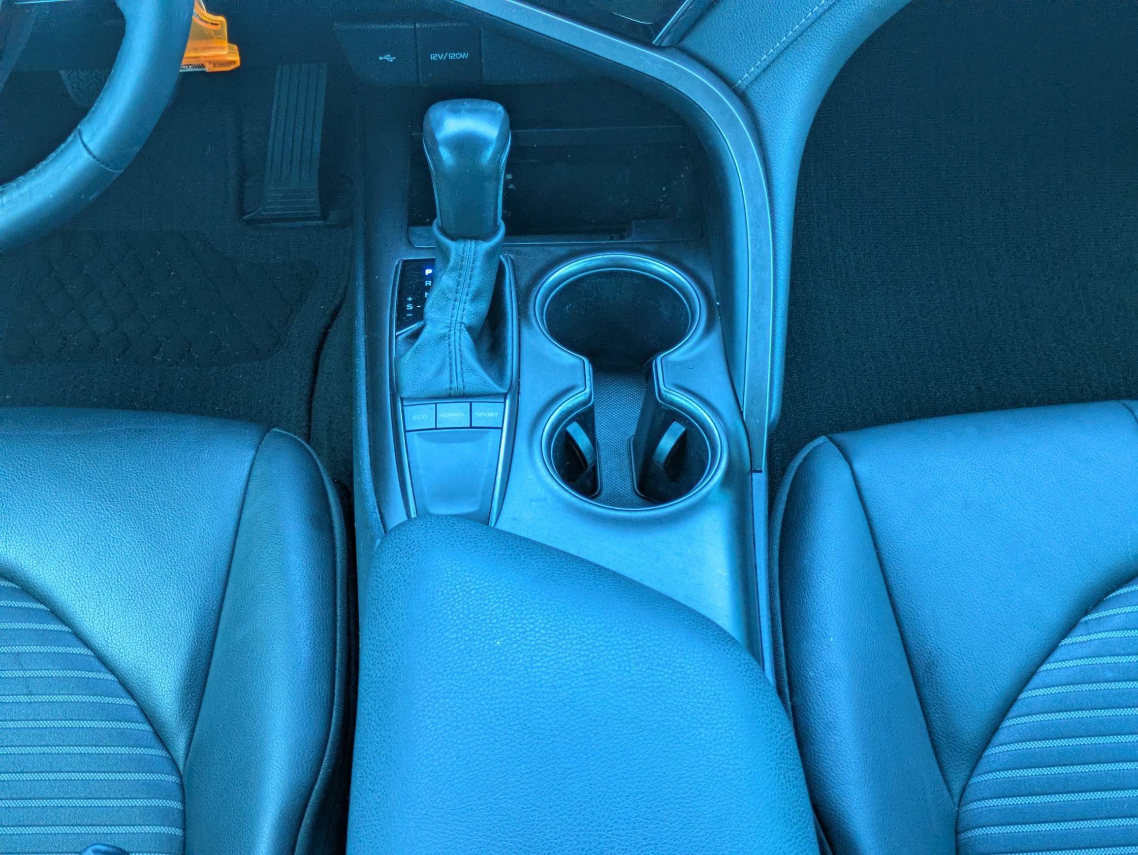 Used 2024 Toyota Camry SE FWD image 6