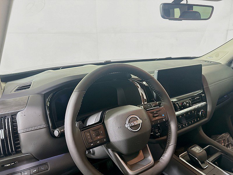 New 2026 Nissan Pathfinder Platinum AWD/4WD image 9