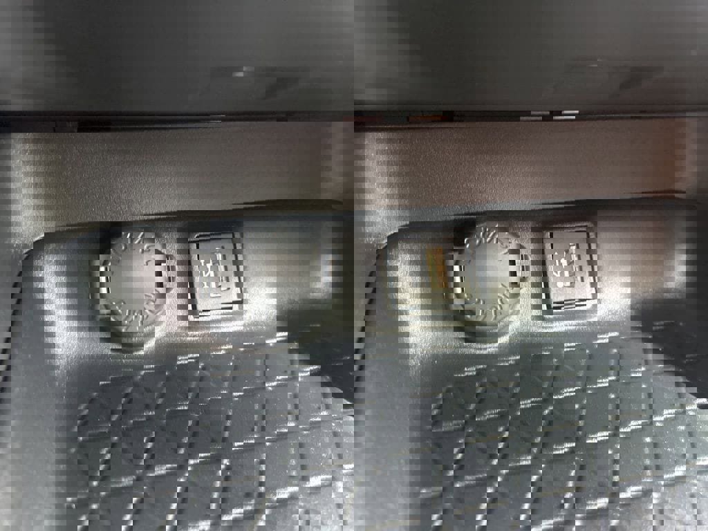 New 2025 Toyota RAV4 XLE image 7