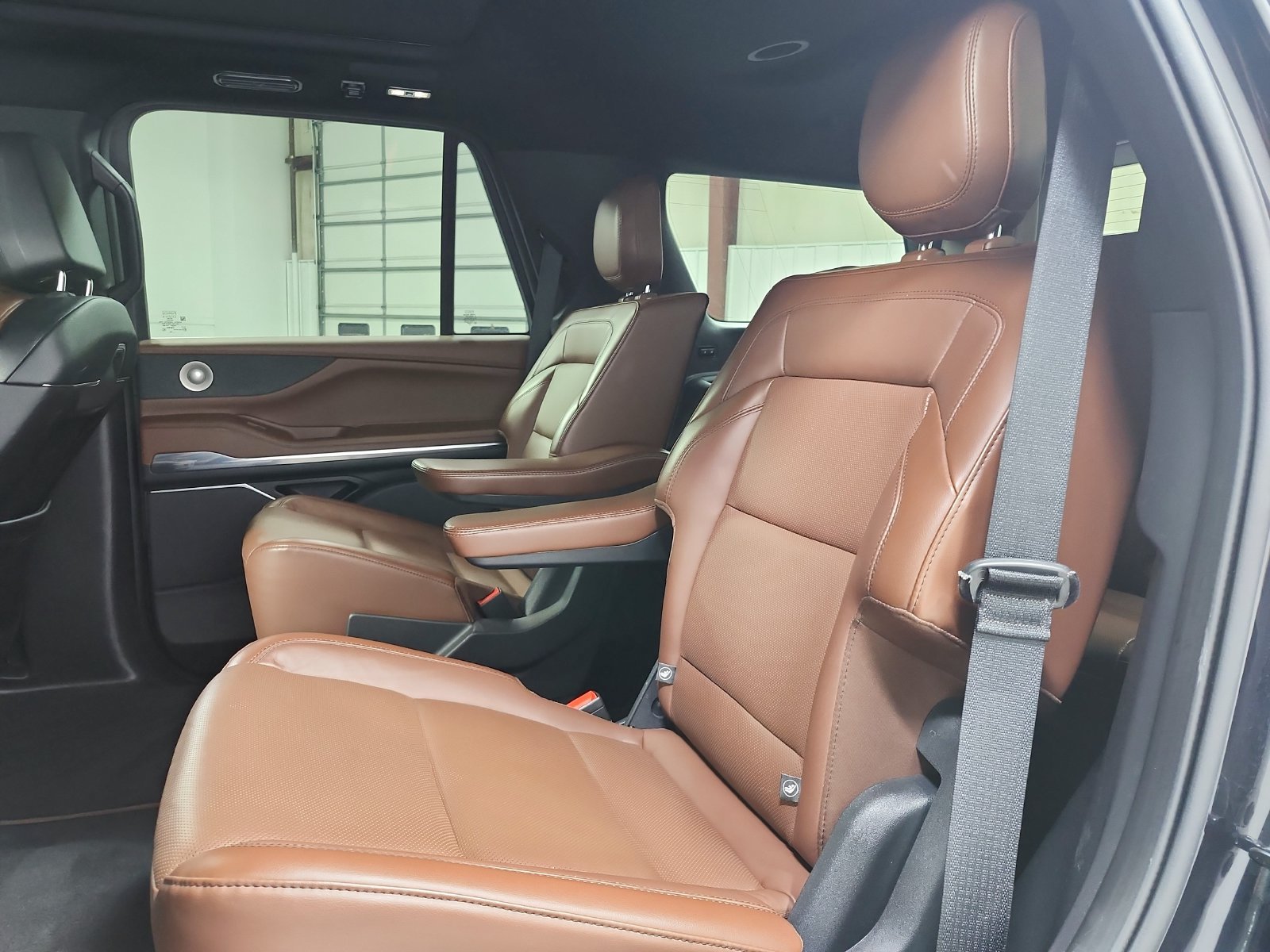 Used 2025 Lincoln Navigator Reserve AWD/4WD image 36