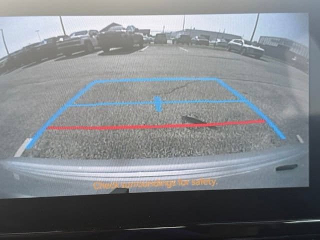 Used 2025 Toyota Corolla SE FWD image 2