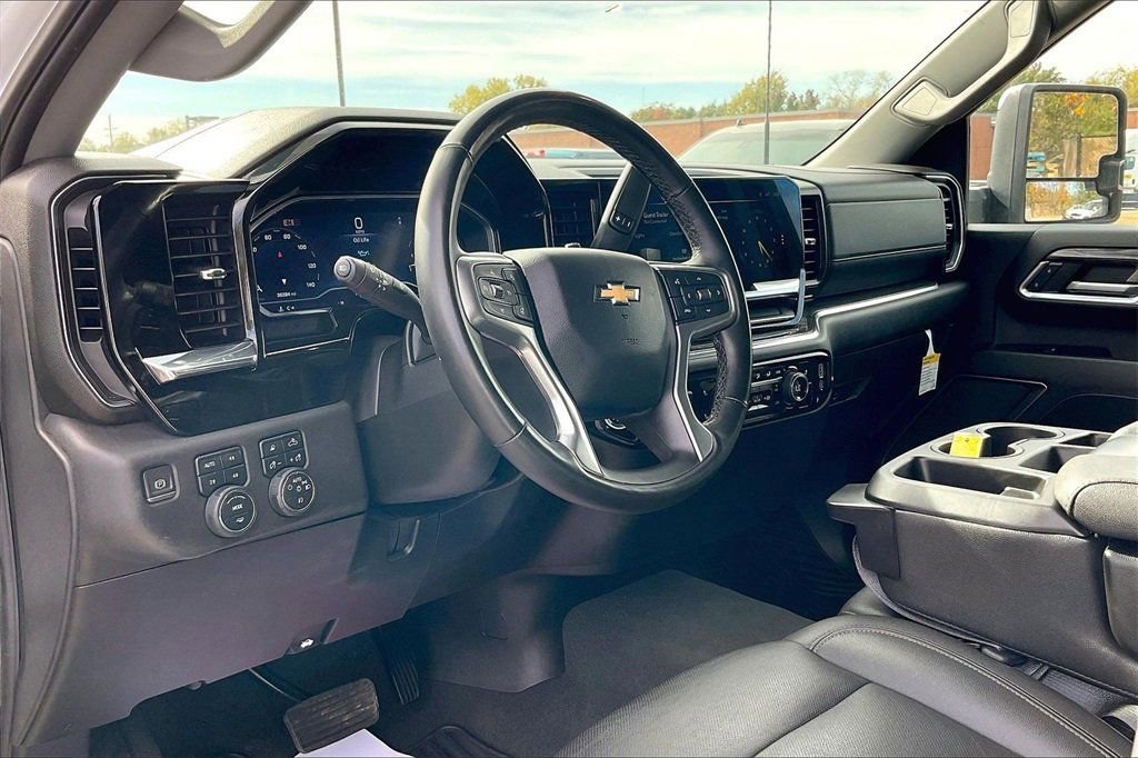 Used 2024 Chevrolet Silverado 2500 LTZ image 37