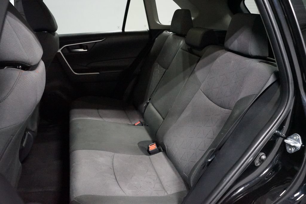 Certified 2025 Toyota RAV4 XLE FWD image 29