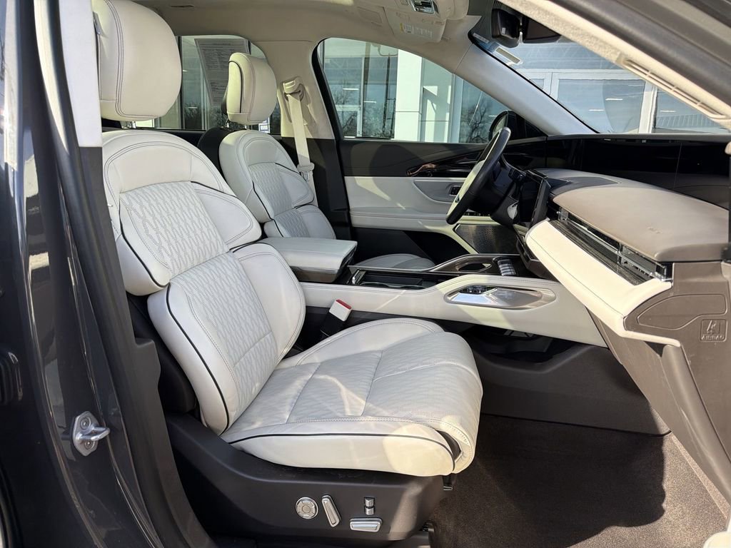 Used 2024 Lincoln Nautilus Black Label AWD/4WD image 28
