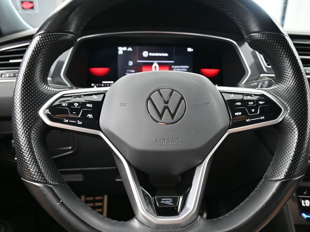 Used 2022 Volkswagen Tiguan SE R-Line image 33