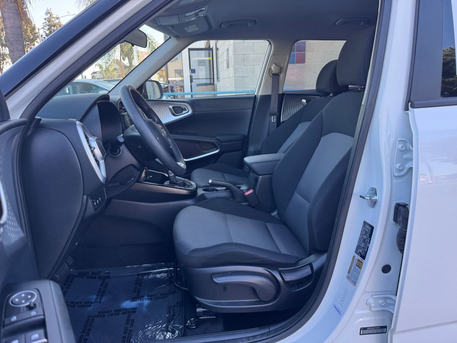 Used 2025 Kia Soul LX w/ LX Technology Package image 24