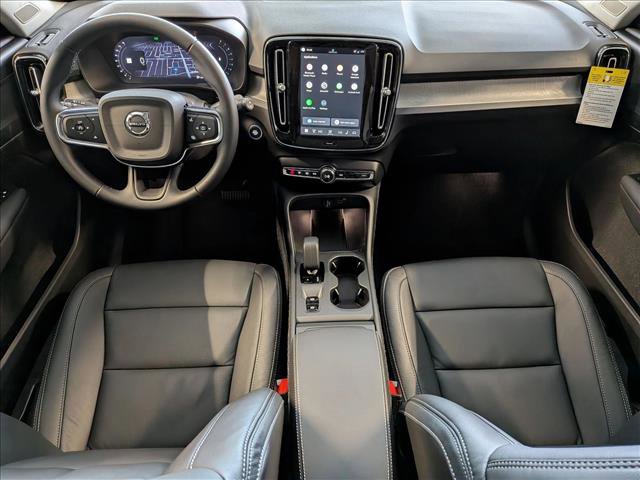New 2026 Volvo XC40 B4 Core w/ Climate Package image 16