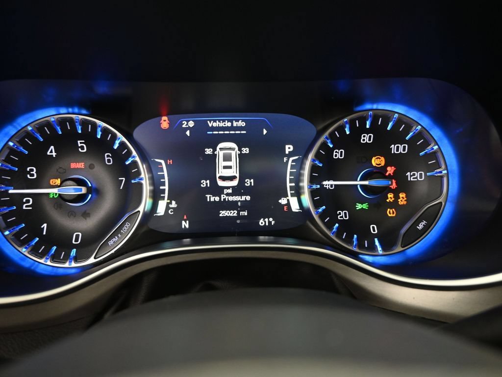 Used 2024 Chrysler Pacifica Pinnacle FWD image 32
