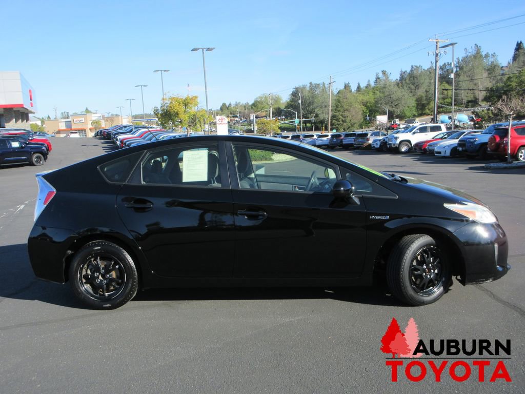 Used 2013 Toyota Prius Two image 2