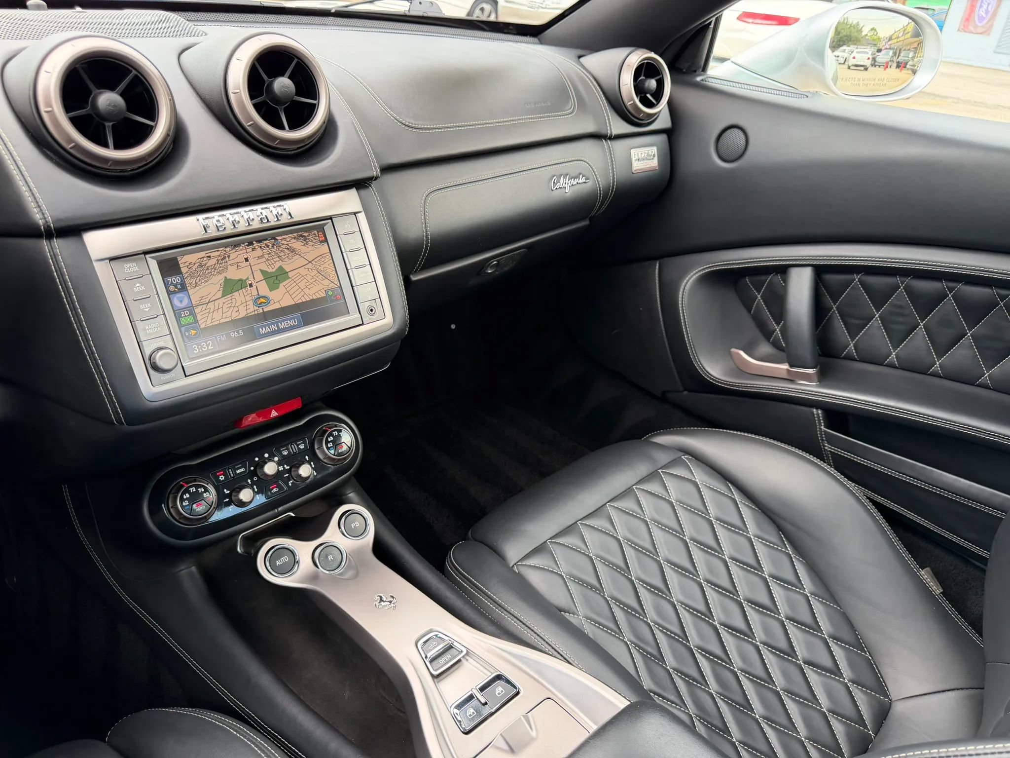Used 2010 Ferrari California RWD image 40
