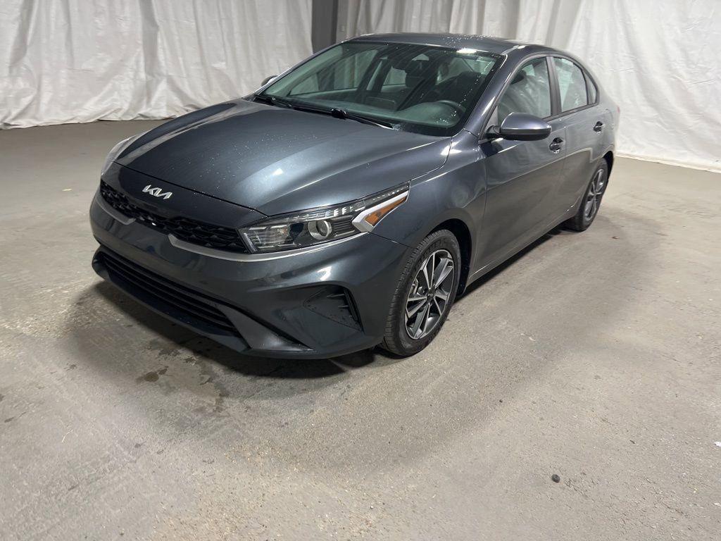 Used 2023 Kia Forte LXS image 3